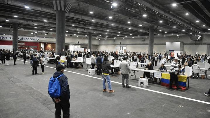 Ecuador va a consulta este domingo