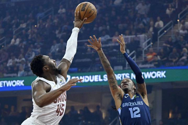 Deadspin | Cavaliers overcome second-half deficit, top Grizzlies after Ja Morant's exit