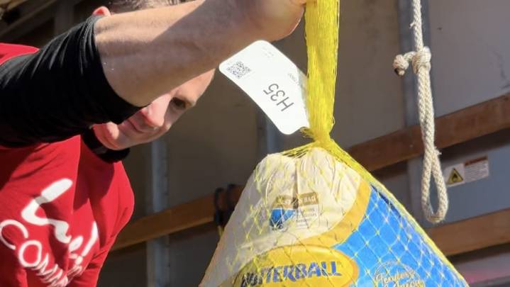Petersburg residents get free turkeys donated by Live! Casino Virginia