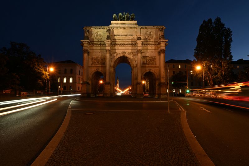 EU should reject automakers' biofuel plea, says campaign group