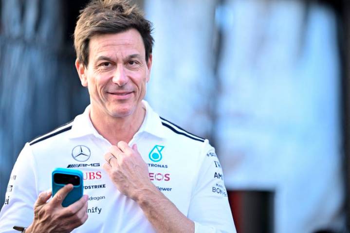 Motor racing-Wolff in talks to sell part of his Mercedes F1 stake – reports
