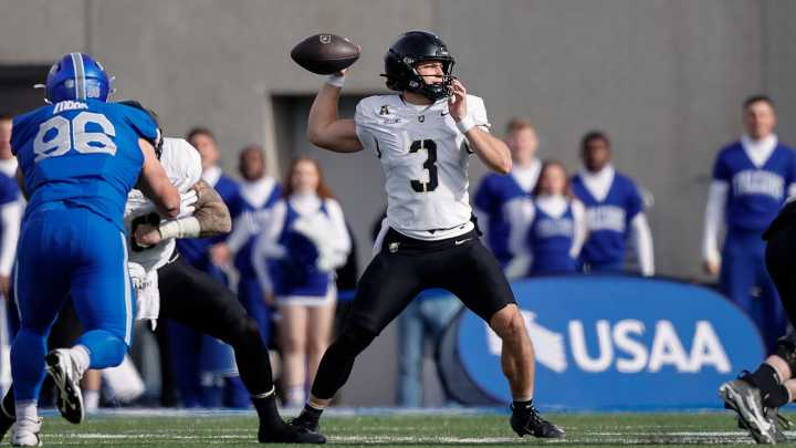 Army football tops Air Force to stay in Commander
