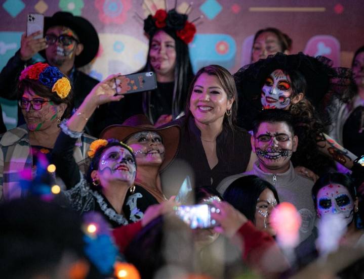 Asisten más de tres millones de personas a festival de Día de Muertos en Tláhuac