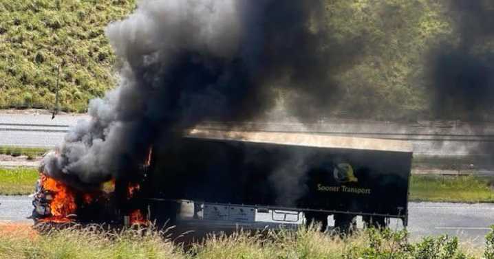 Fire halts Geelong Ring Road traffic