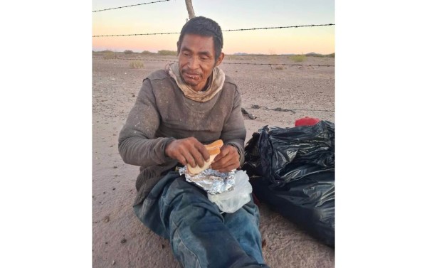 Piden ayuda para ubicar a familiares de hombre visto en la carretera Juárez