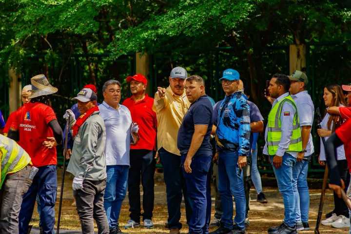 El gobernador Caldera da inicio a la semana con 6,000 toneladas de asfalto y ambiciosas obras de infraestructura