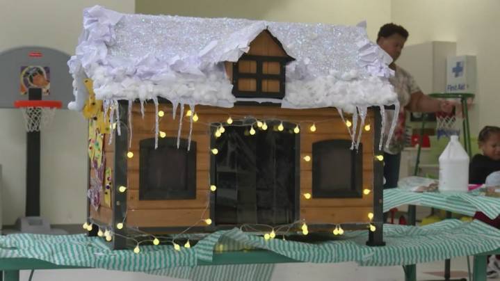 Northern Rivers Early Learning Center readies festive parade float