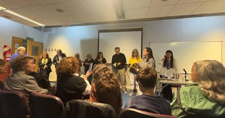 Buenos Aires acogió la presentación de "Fábrica de fume" con teatro, memoria y una lectura dramatizada de la diáspora gallega