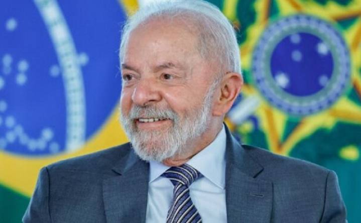 Lula da Silva denuncia "maniobras retóricas" para justificar intervenciones en Latinoamérica 9 de noviembre de 2025 | Internacional "La amenaza de uso de la fuerza militar volvió a formar parte del co
