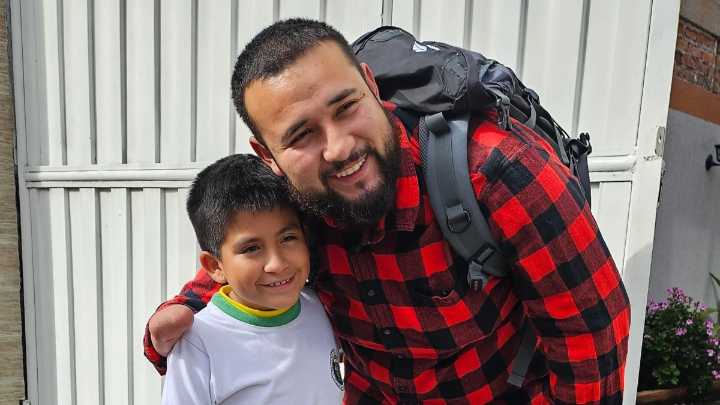 El 'influencer' que usa TikTok para entregar prótesis: la historia detrás de Paco ‘el Morlaco’