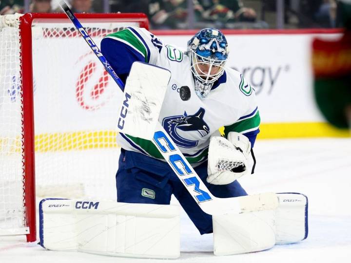 Canucks call up veteran goalie Jiri Patera from Abbotsford