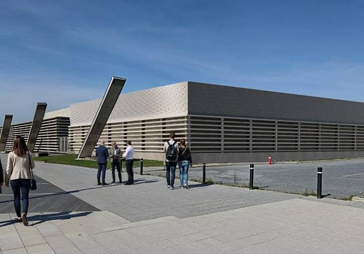 «El nuevo pabellón de La Calzada da respuesta a una reivindación histórica de la zona oeste» de Gijón