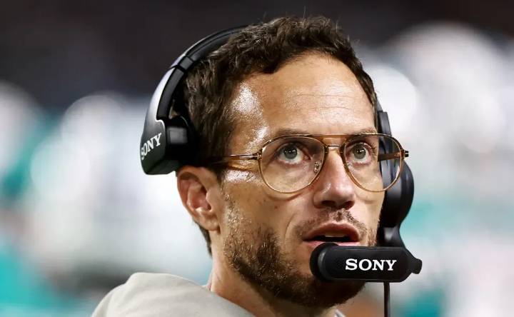 Mike McDaniel breaks silence on Jaelan Phillips trade, Chris Grier’s exit, and Tua Tagovailoa’s future with Dolphins