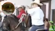 Caballo muere en plena cabalgata; denuncian que fue forzado a participar pese a estar enfermo