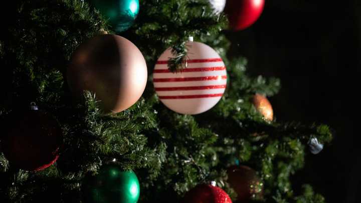 Here are 5 Iowa radio stations already playing Christmas music