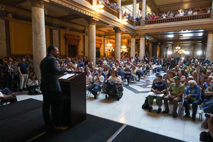 Trump pressure revives Indiana redistricting fight