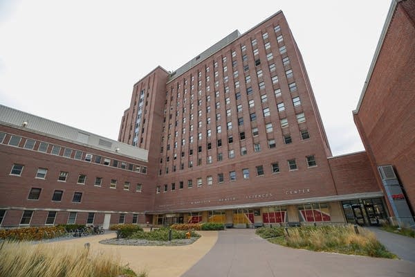 U of M opposes Fairview and physicians group deal