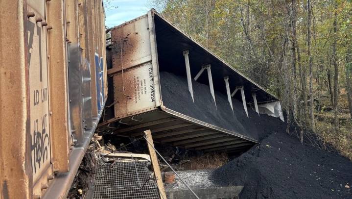 Cleanup continues after New Kent train derailment