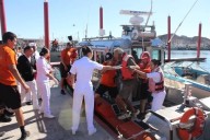 Rescatan a tres pescadores desaparecidos en mar de BC