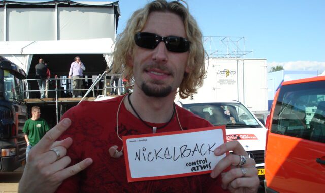 Mennonites Flock to Nickelback Concert to Collect their 5 Cents