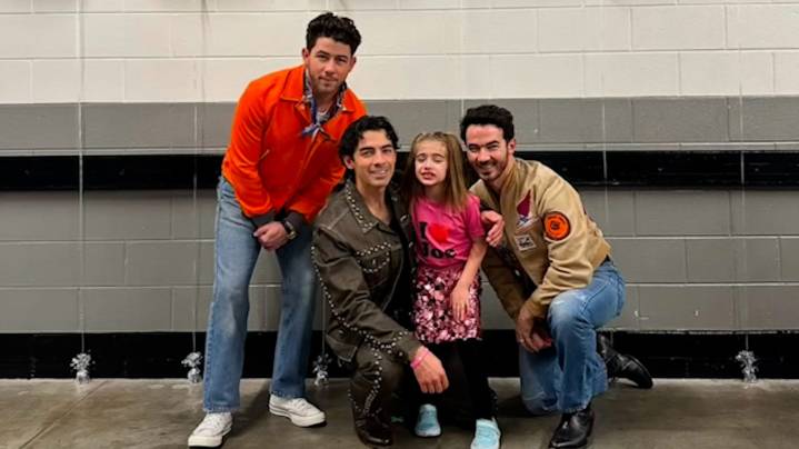 Watch Jonas Brothers fan meet band after mom's viral plea