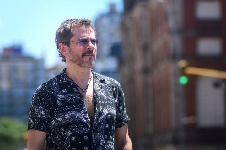 Juanma Bajo Ulloa: “Las cosas reales se fundamentan en la oscuridad, como las fotografías” analógicas