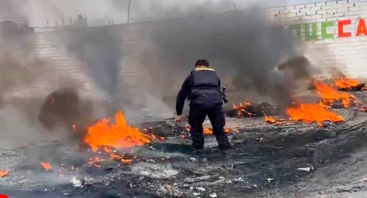 Paro de transportistas: queman llantas en avenida Túpac Amaru Comas