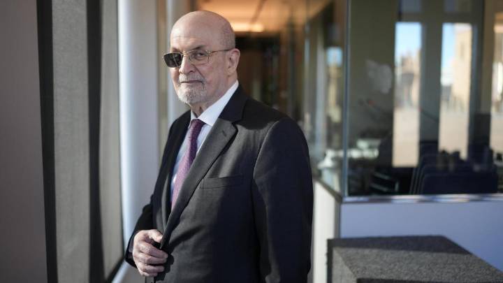 Salman Rushdie: "No quiero ser la víctima que yace en el suelo, quiero ser quien cuenta la historia"