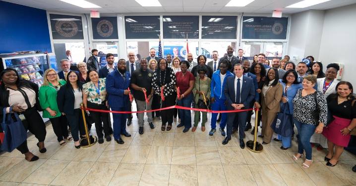 Dariel Fernández inaugura en Miami Gardens décima oficina del Recaudador de Impuestos de Miami