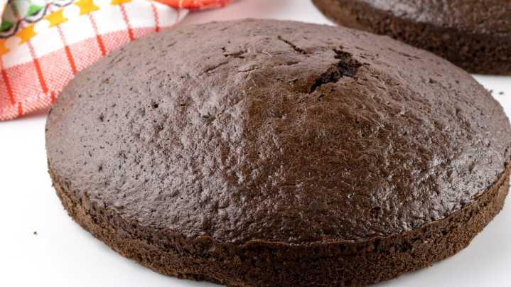 The Cake Baking Tool That Promises Soft Edges