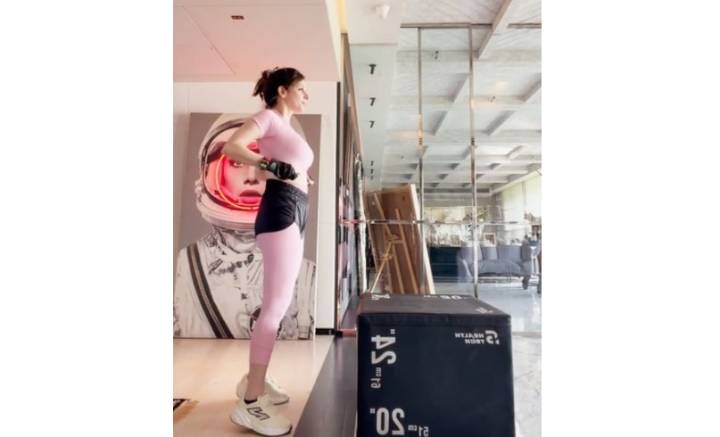 Sussanne Khan shares workout glimpse, says discipline sets you free