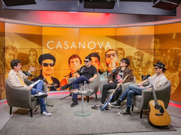 Cuerdas al aire: Casanova regresa y celebra su primer disco con vinilo conmemorativo