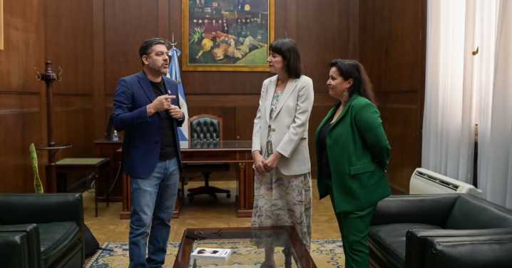 Ana Pontón reclama agilizar la homologación de títulos para facilitar el retorno