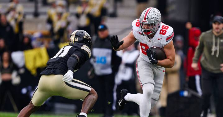 Ohio State stays on top of playoff bracket, while this college makes a big move