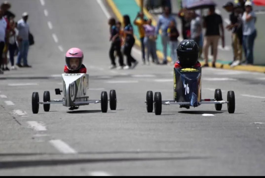 Carrera de «Carritos YMCA» regresó  a la avenida cedeño en Valencia