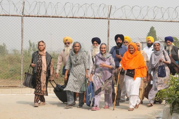 Nearly 2,100 Indian Sikhs arrive in Pakistan for annual religious festivities