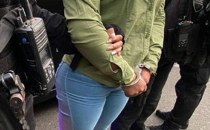 Detienen a mujer acusada de intentar asesinar a su bebé de 10 meses en Guaymas