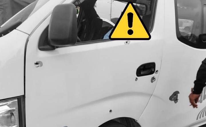 Chofer de combi libra ráfaga de disparos mientras conducía por la México