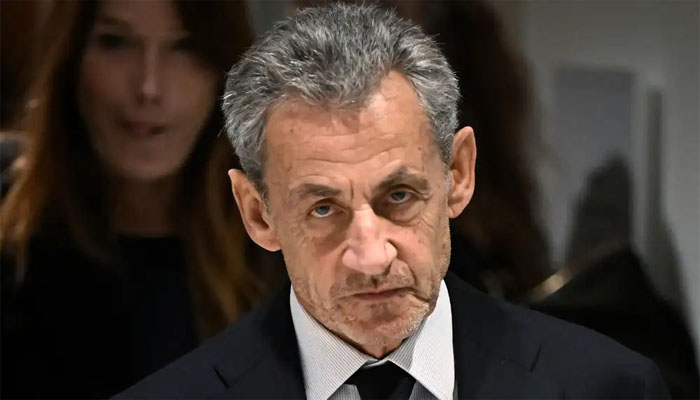 Ponen en libertad vigilada a Nicolas Sarkozy