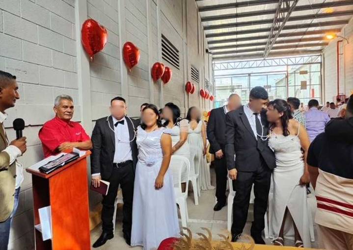 15 privados de libertad se unen en matrimonio en emotiva ceremonia espiritual