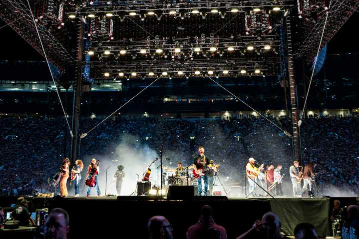 Country star reveals mental health update: ‘It is okay to be weak at times’