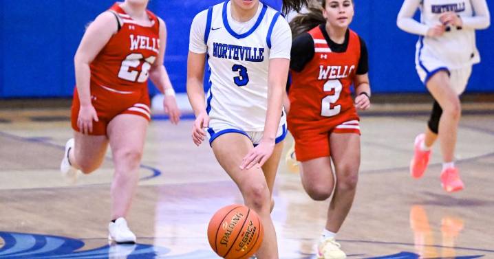 Different roles no problem at first for Northville girls' baskektball