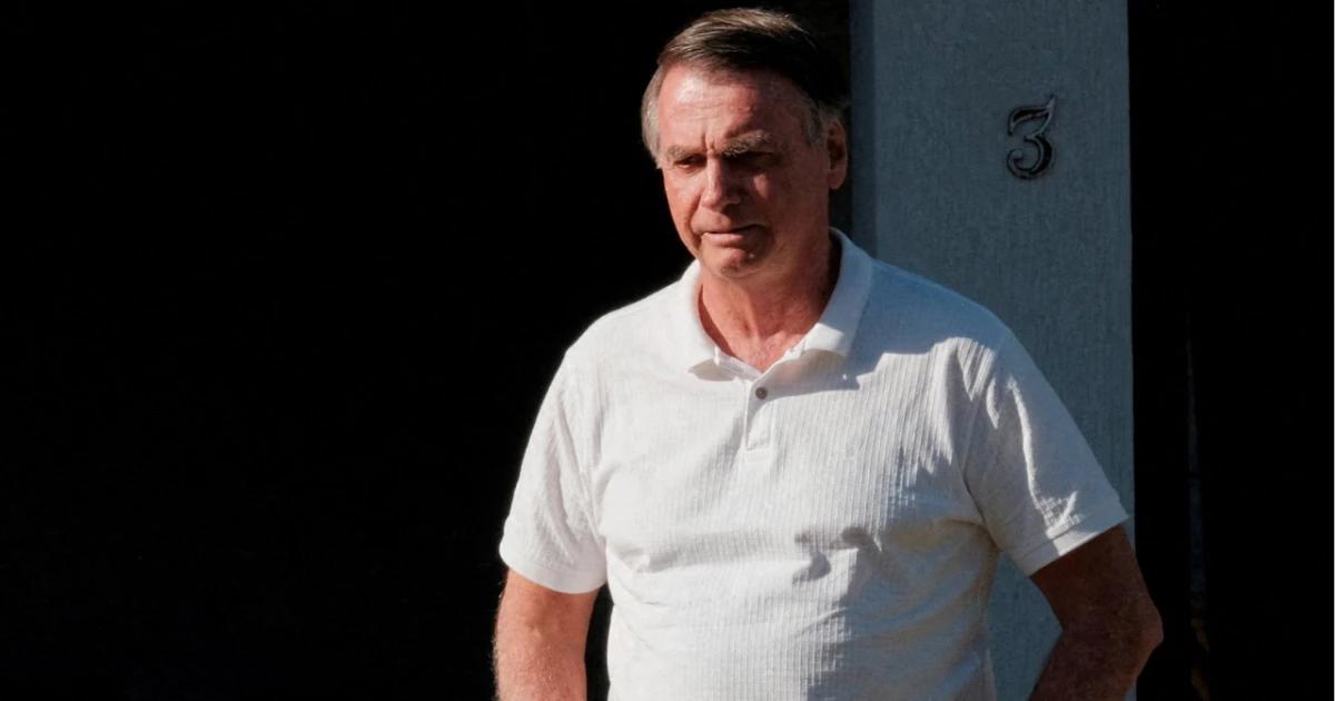 Tribunal Federal de Brasil ordena a Jair Bolsonaro cumplir inmediatamente su sentencia de 27 Años