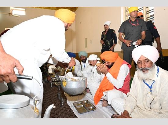 Life of Sri Guru Tegh Bahadur Ji is an inspiration for entire humanity: Haryana CM Saini [ FULL VIEW ]
