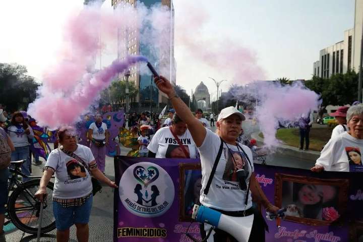 Persisten impunidad y violencia estructural contra mujeres, afirman colectivas en el 25N