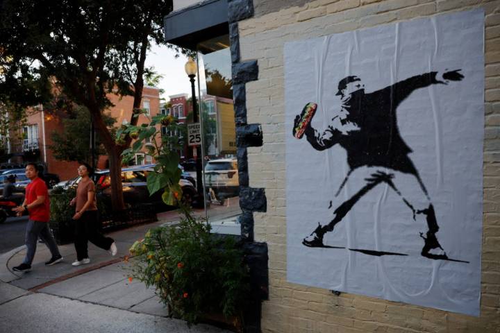 Trial starts for assault case against D.C. man who tossed sandwich at federal agent in viral video