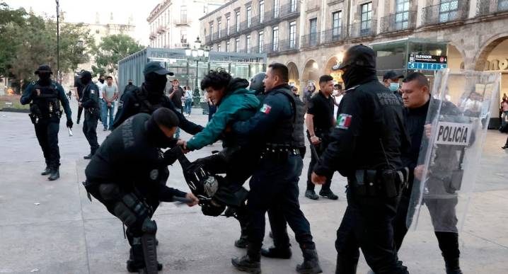 México: Fiscalía detiene a 18 personas por actos violentos en marcha de ‘Generación Z’ | Claudia Sheinbaum | Bertha Alcalde Luján