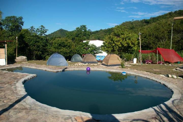 El pueblo rodeado de piscinas naturales a una hora de Ibagué: destino ideal para el ecoturismo y el descanso -