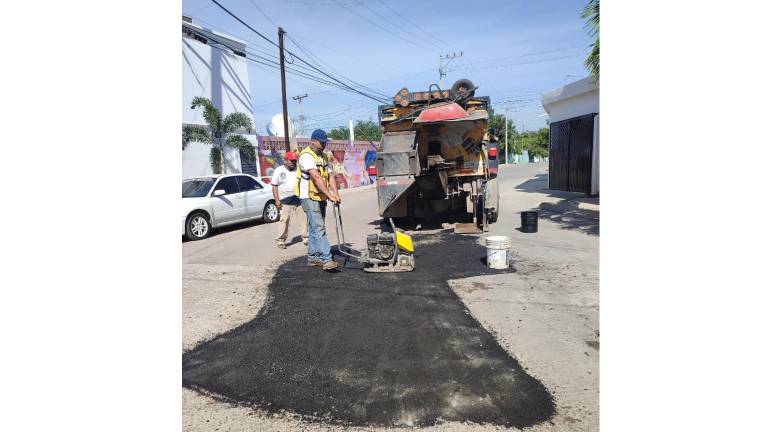 Persisten los baches en Mazatlán; Gobierno local informa que refuerzan el ‘MazBachetón’