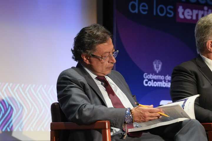 El millonario costo de la nueva diplomacia de Petro